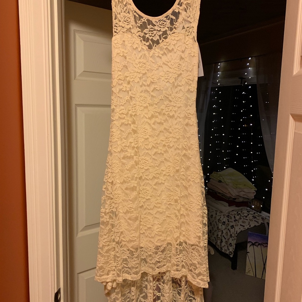 White lace hi low dress